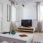 White Wave Villa, 3min Walk From Kamári