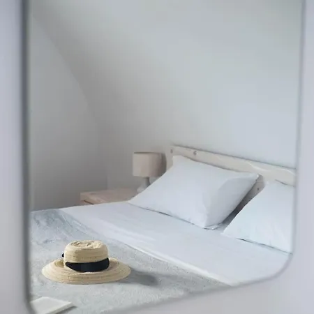 White Wave Villa, 3min Walk From Daire Kamári