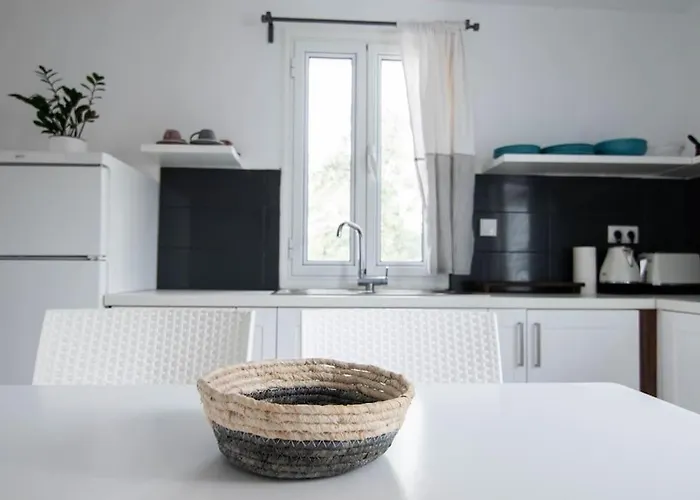 Apartman White Wave Villa, 3min Walk From