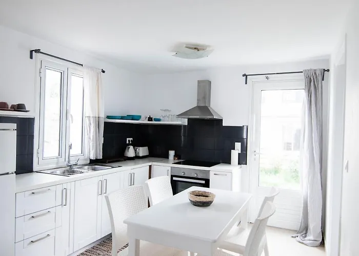 White Wave Villa, 3min Walk From * Kamári