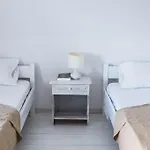 White Wave Villa, 3min Walk From